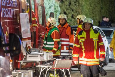 Wolfschlugen: Feuerwerksbastler loest mit Chemikalien und explosionsfaehigen Stoffen Grosseinsatz aus